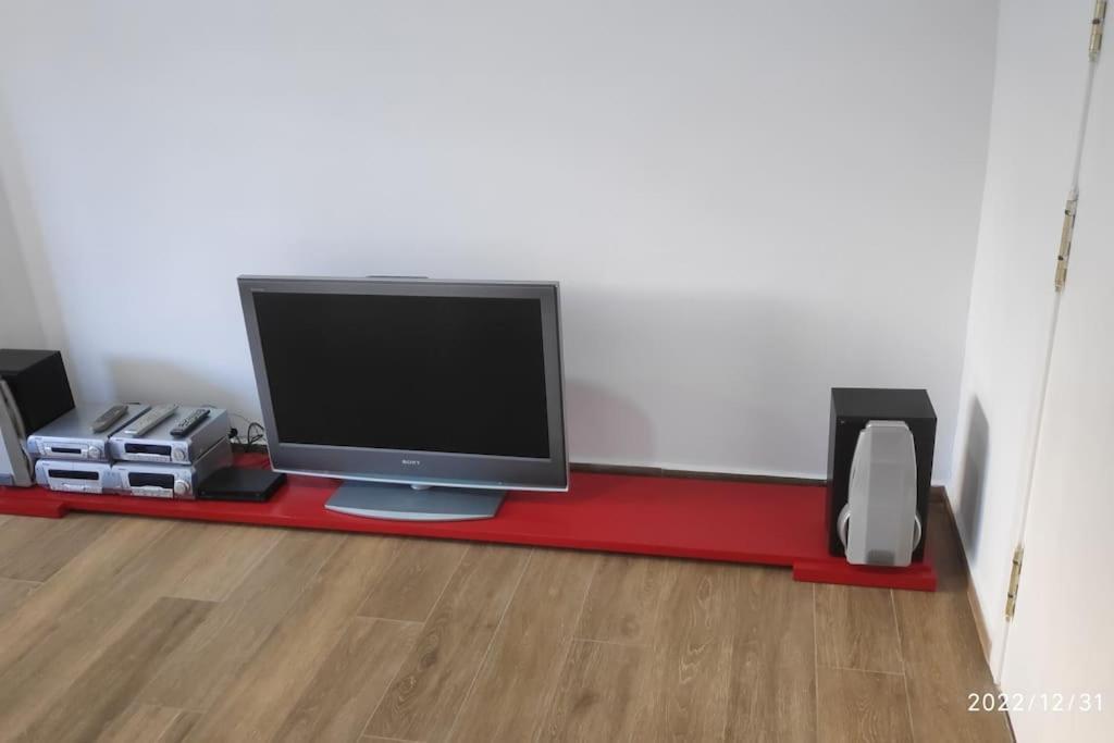 Precioso Apartamento Con Magnifico Patio. Sant Feliu de Llobregat Exteriör bild