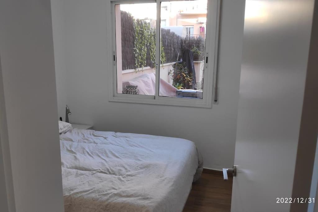 Precioso Apartamento Con Magnifico Patio. Sant Feliu de Llobregat Exteriör bild